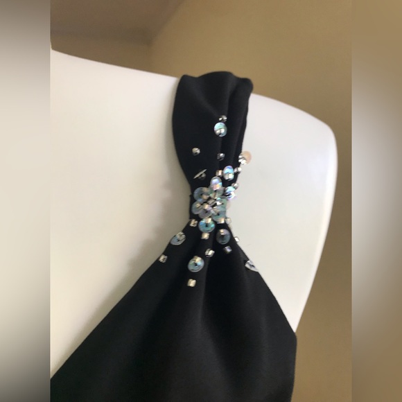 Black Da Vinci Mermaid Formal Dress SZ. S
Dress has sequins on Shoulders… - Picture 4 of 16